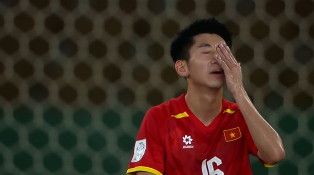 开云移动端-王钰栋压哨破门！轰U23亚洲杯首球，脱衣庆祝染黄，对手集体绝望|国足|处子球|越南|中国男足|拜合拉木_新浪体育_新浪新闻