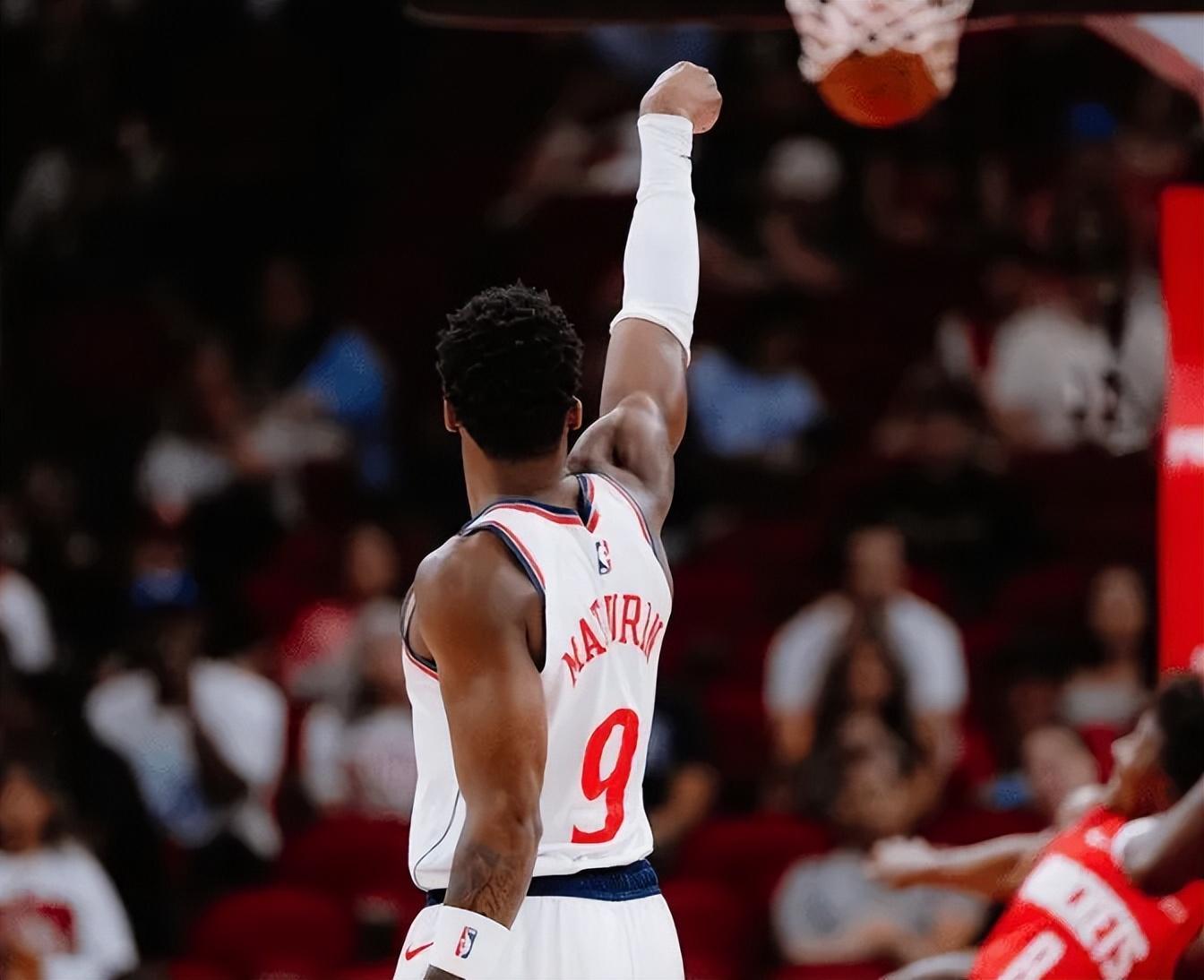 开云中国-快船大胜鹈鹕！米勒+3首发齐爆，邓恩柯林斯伤退，马瑟林狂铁！