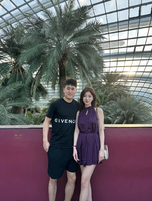 开云移动端-姜伟泽和女友近照，小角色逆袭，年薪275万，女友是性感美女|吉林队|中国男篮|nba|吉林市|吉林省_新浪体育_新浪新闻