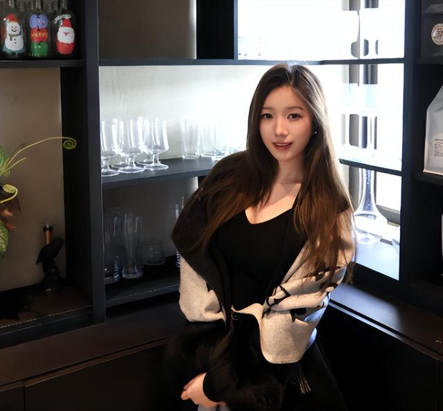 开云移动端-姜伟泽和女友近照，小角色逆袭，年薪275万，女友是性感美女|吉林队|中国男篮|nba|吉林市|吉林省_新浪体育_新浪新闻