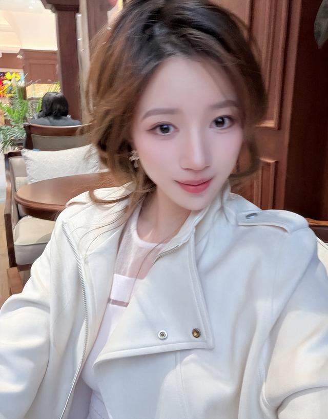 开云移动端-姜伟泽和女友近照，小角色逆袭，年薪275万，女友是性感美女|吉林队|中国男篮|nba|吉林市|吉林省_新浪体育_新浪新闻